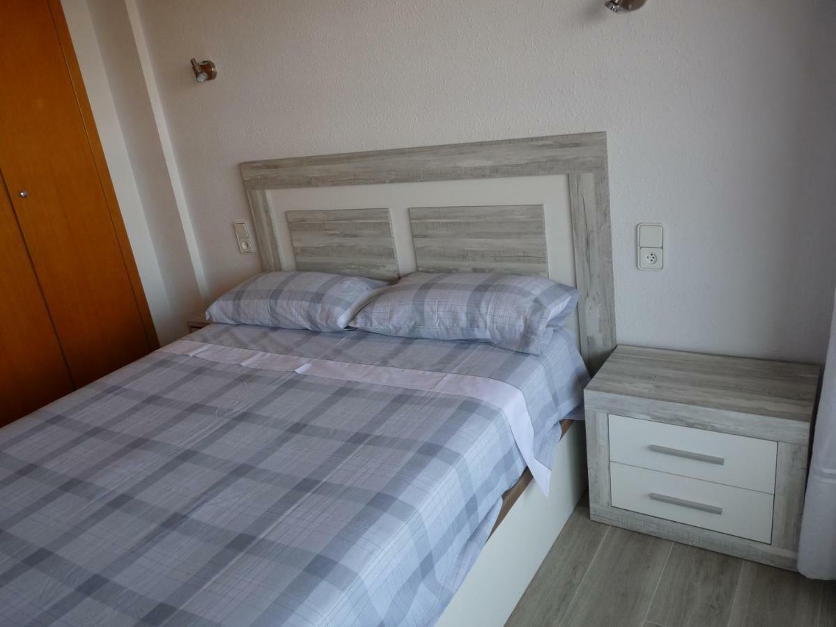 Apartamento Салоу Екстериор снимка