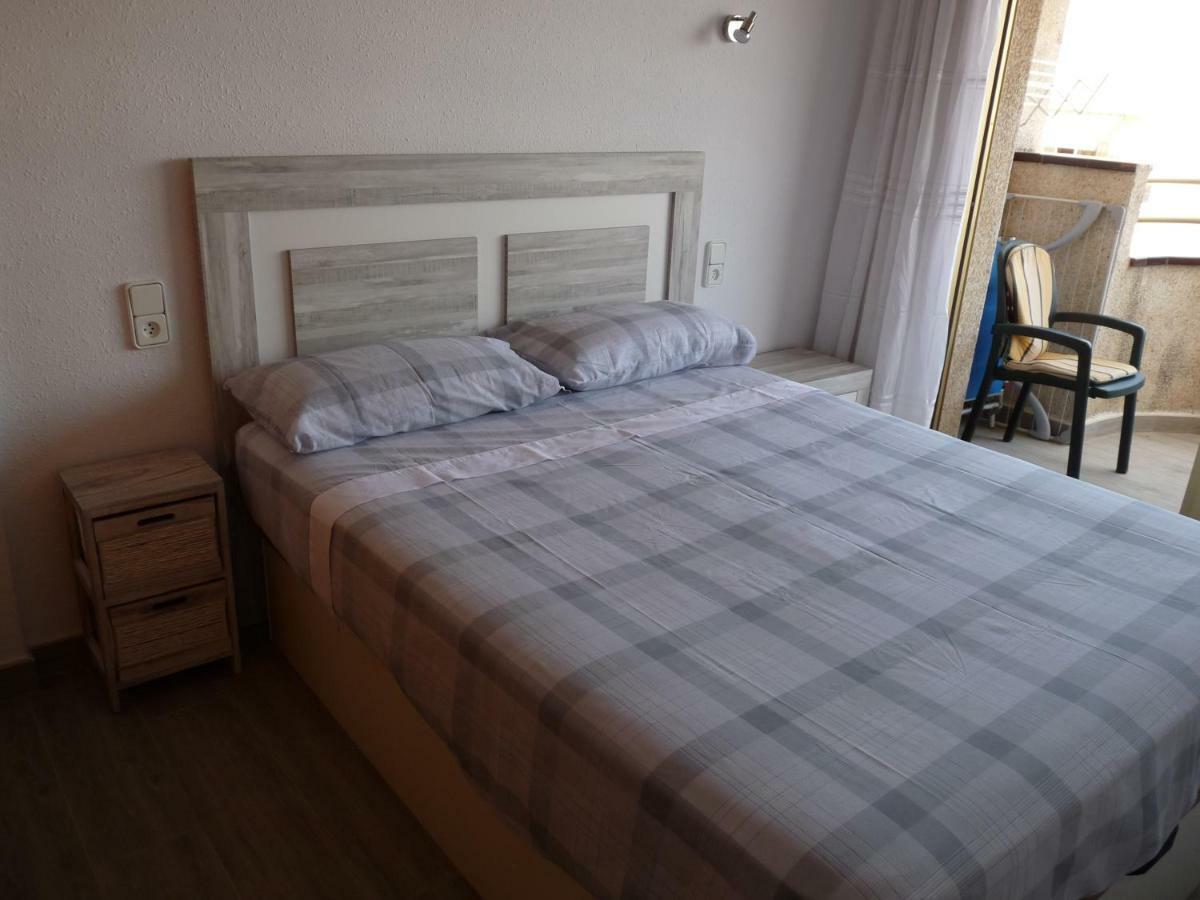 Apartamento Салоу Екстериор снимка