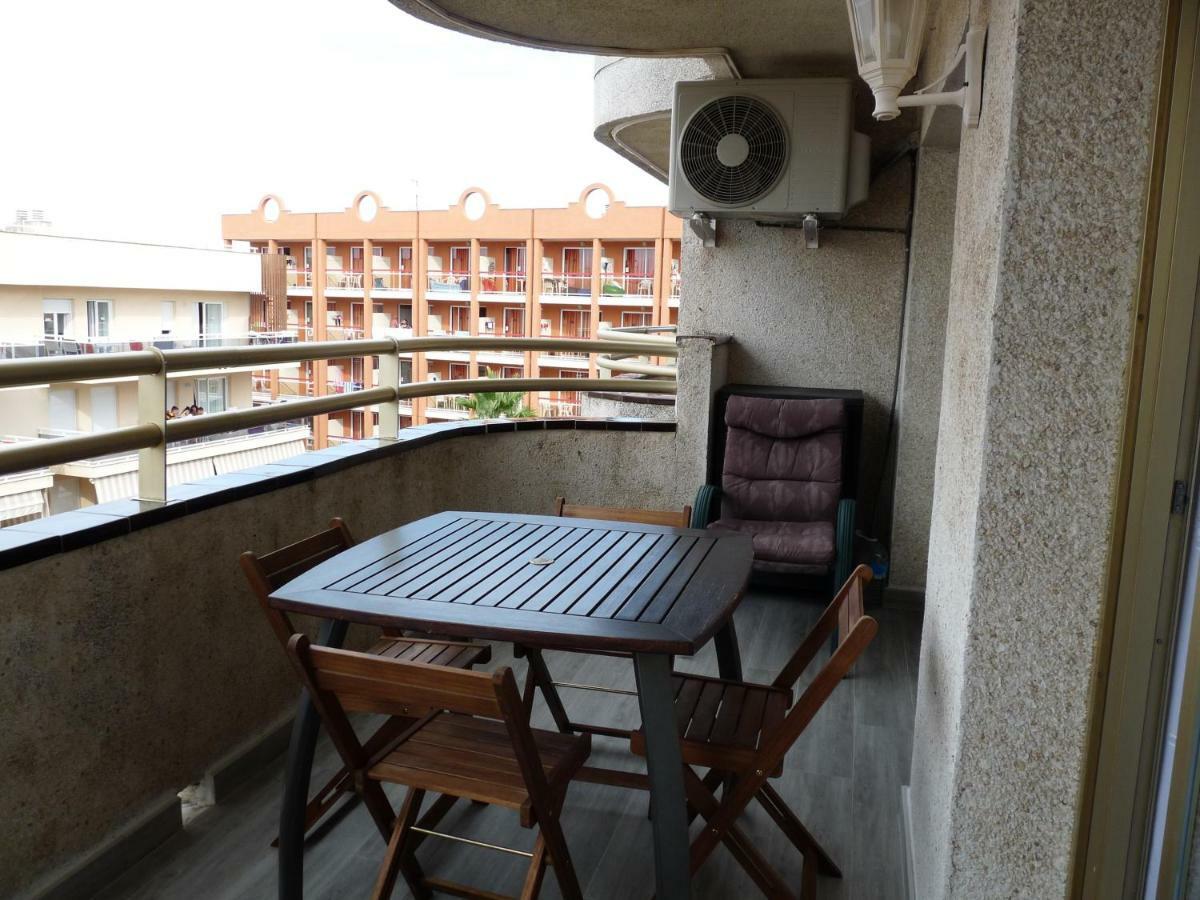 Apartamento Салоу Екстериор снимка